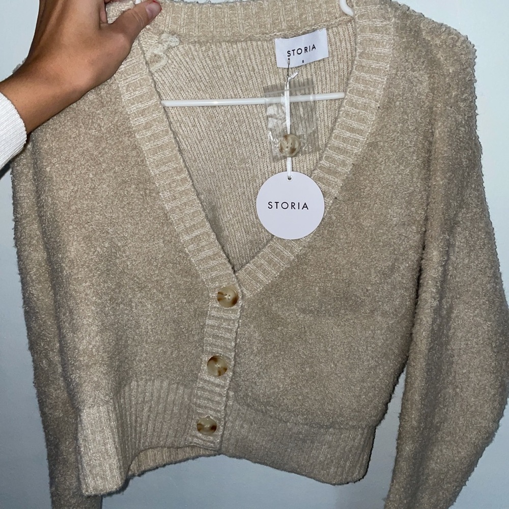 Heathrow Beige Knit Sweater BRAND NEW!!
